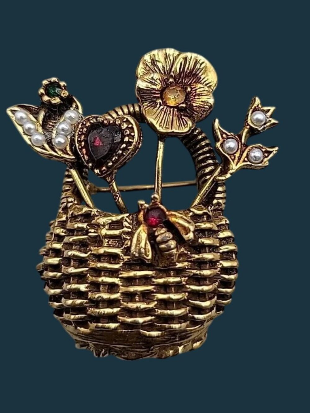 Vintage Signed GOLDETTE NANTUCKET BASKET FLOWER HEART BEE Gold Tone Pin Brooch
